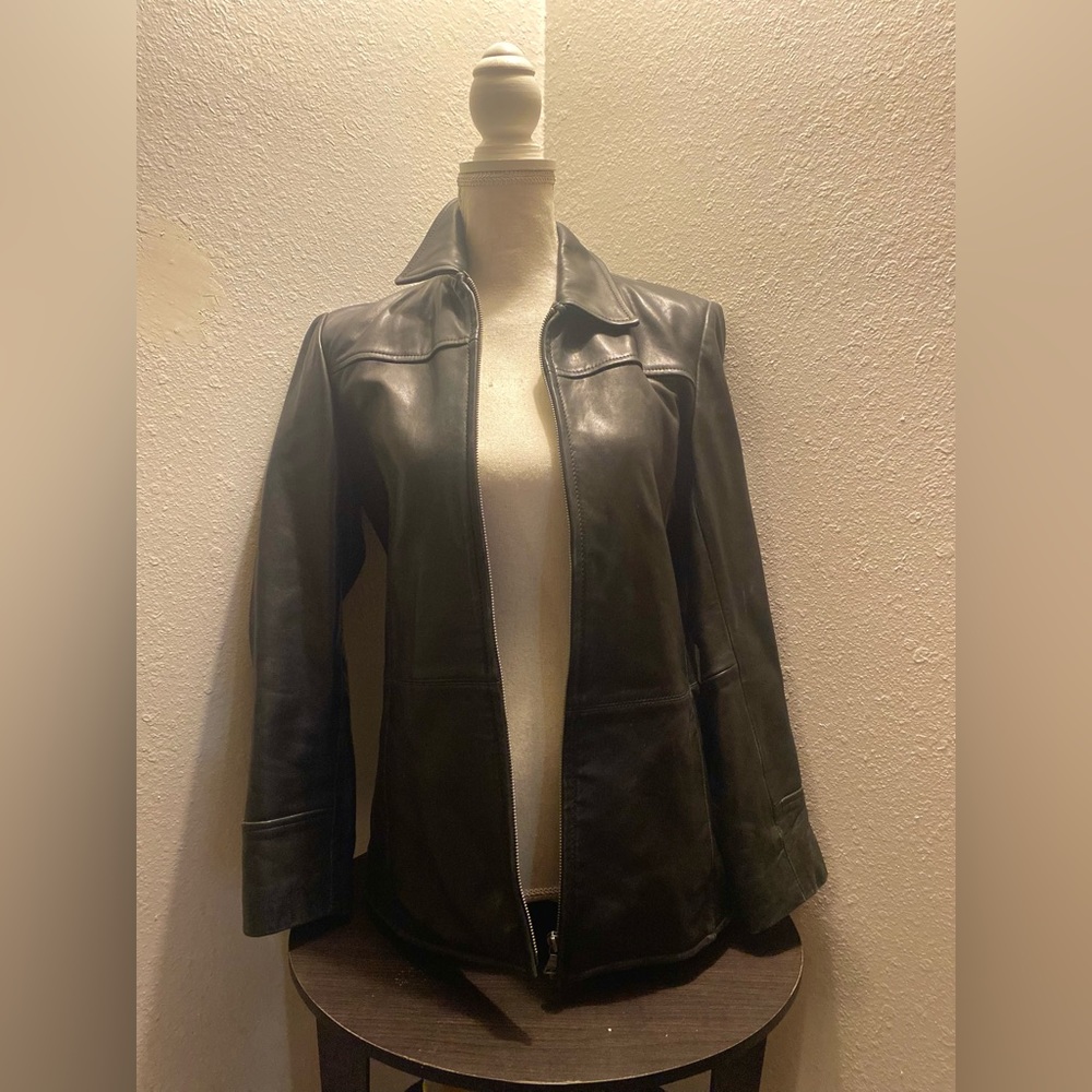 FLAWLESS! Bernardo genuine leather/polyester women’s zip-up jacket